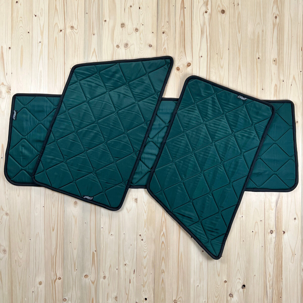 Lagerware: Magnet-Thermomatten Land Rover Defender Cockpit-Set [Pine (Kieferngrün) /Schwarz]
