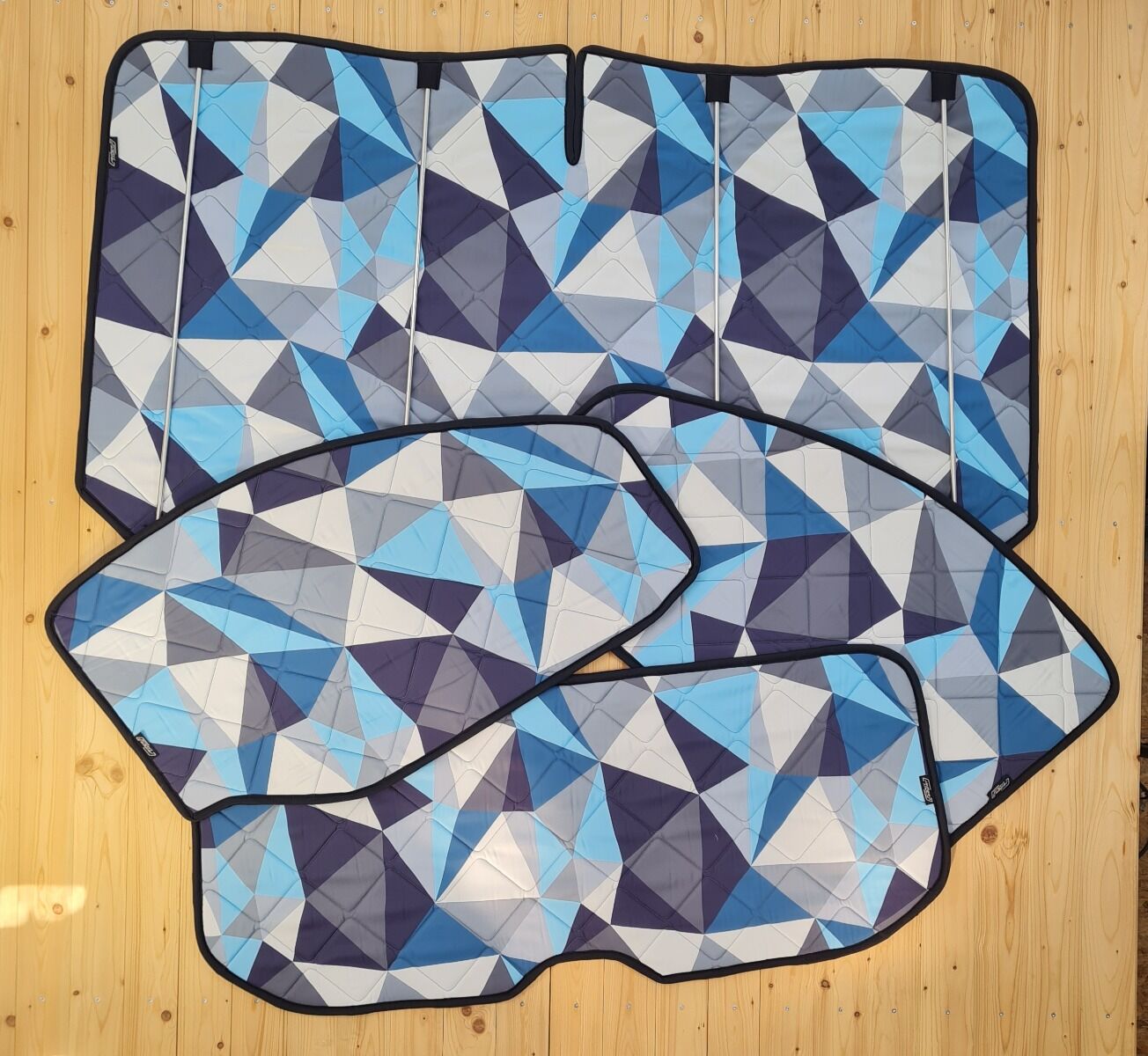 Lagerware: Magnet-Thermomatten Ford Transit und Tourneo Custom Komplettset [polygon ice / Schwarz]