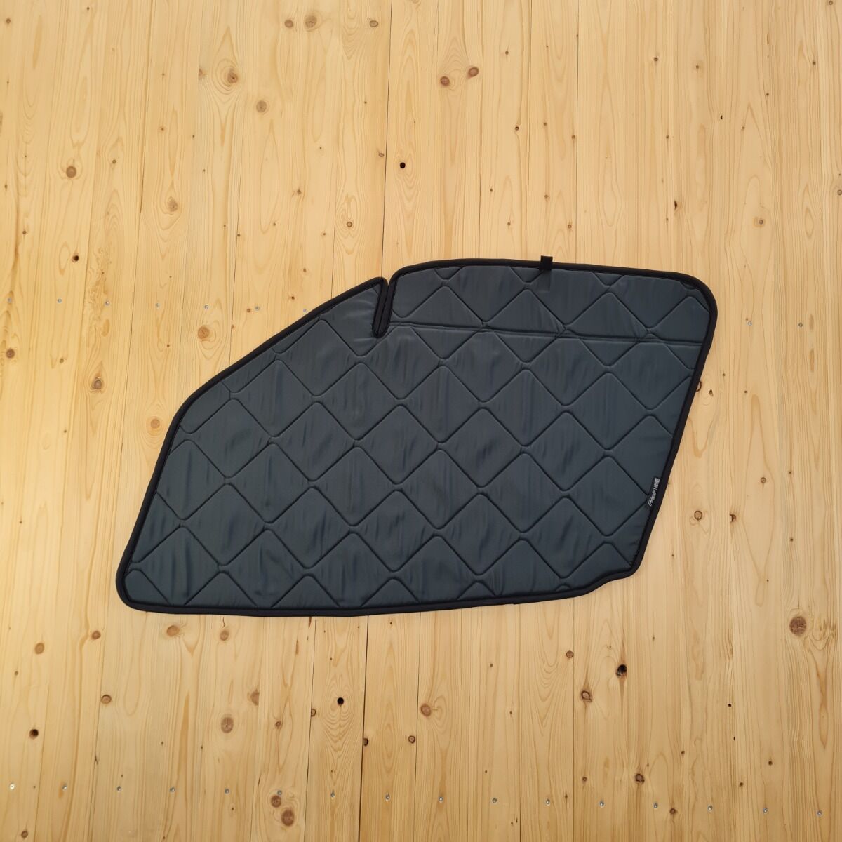 B-Ware: Magnet-Thermomatte Mercedes-Benz Sprinter 3 Seitenscheibe Cockpit Beifahrerseite mit Klappnaht für Lüftungsgitter [Drive Dressy Magic Forest Green / Schwarz]
