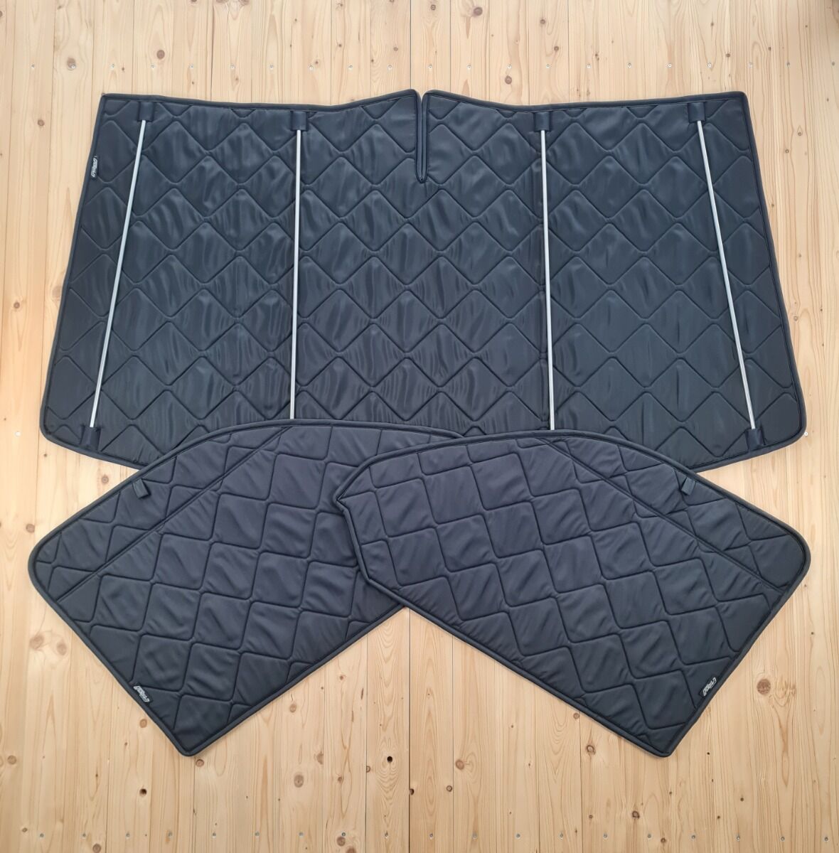 Lagerware: Magnet-Thermomatte VW T6.1 Cockpit-Set [Black (Schwarz) / Schwarz]