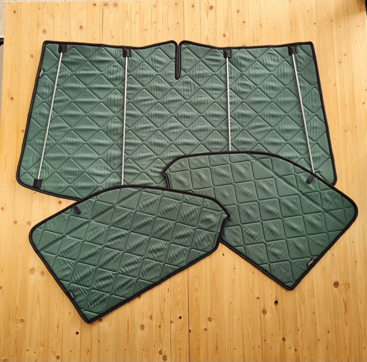 Lagerware: Magnet-Thermomatte VW T6.1 Cockpit-Set [Pine (Grün) / Schwarz]