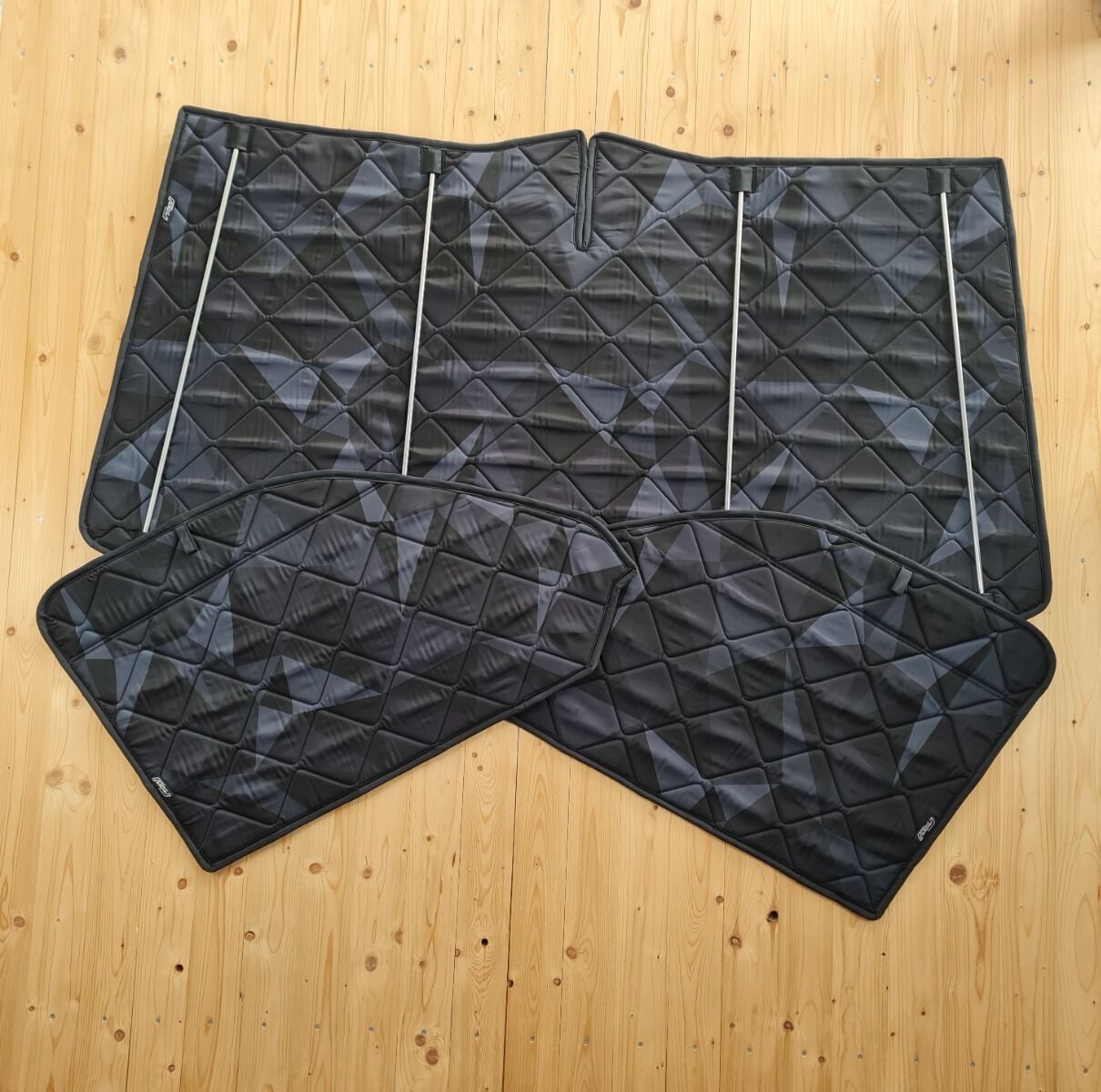 Lagerware: Magnet-Thermomatte VW T6.1 Cockpit-Set [Polygon stone / Schwarz]