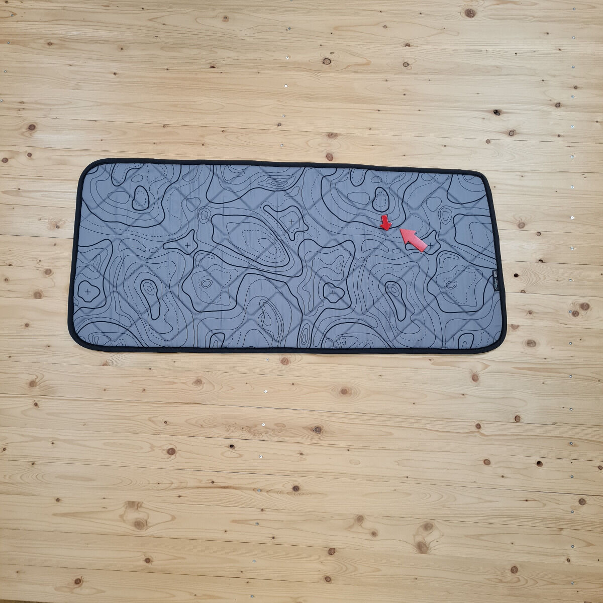 B-Ware: Magnet-Thermomatte VW T5, T6 und T61 Seitenscheibe hinten Beifahrerseite langer Radstand [DriveDressy wild lines grey / Schwarz]