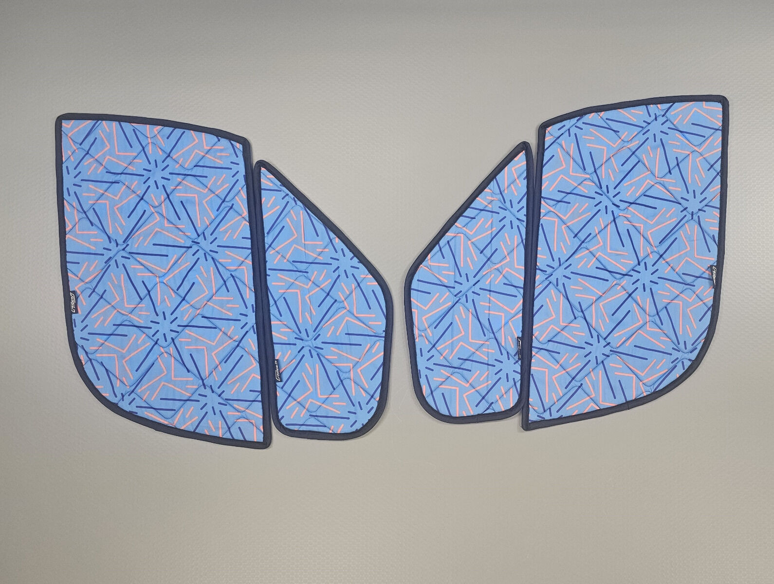 Lagerware:  Cockpitseitenscheibenset Fiat Ducato, Peugeot Boxer, Opel Movano u. Citroen Jumper mit REMIS (2-teilig)  [Funky Reef  / Schwarz]