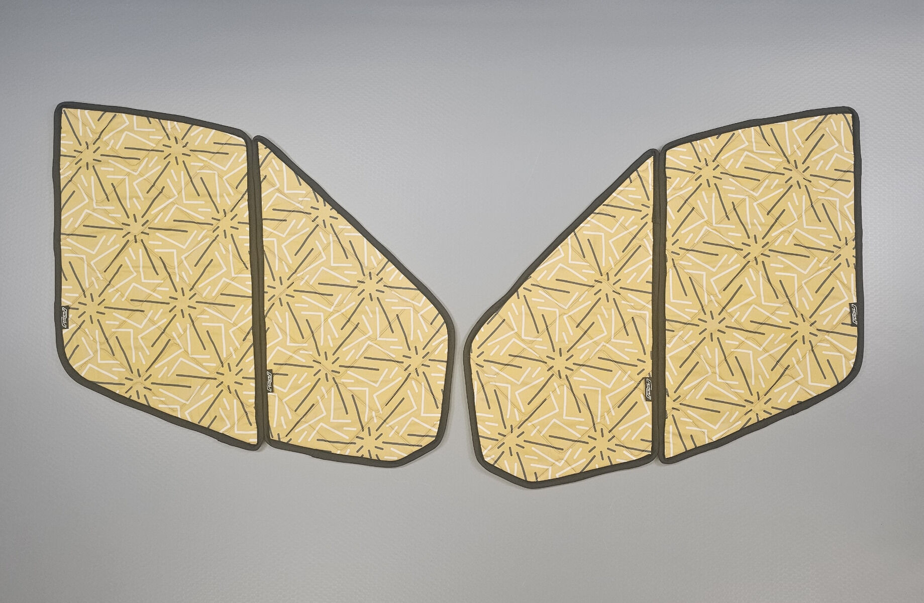 Lagerware:  Cockpitseitenscheibenset Ford Transit ab 2014 mit REMIS (2-teilig)  [Funky beach  / Schwarz]