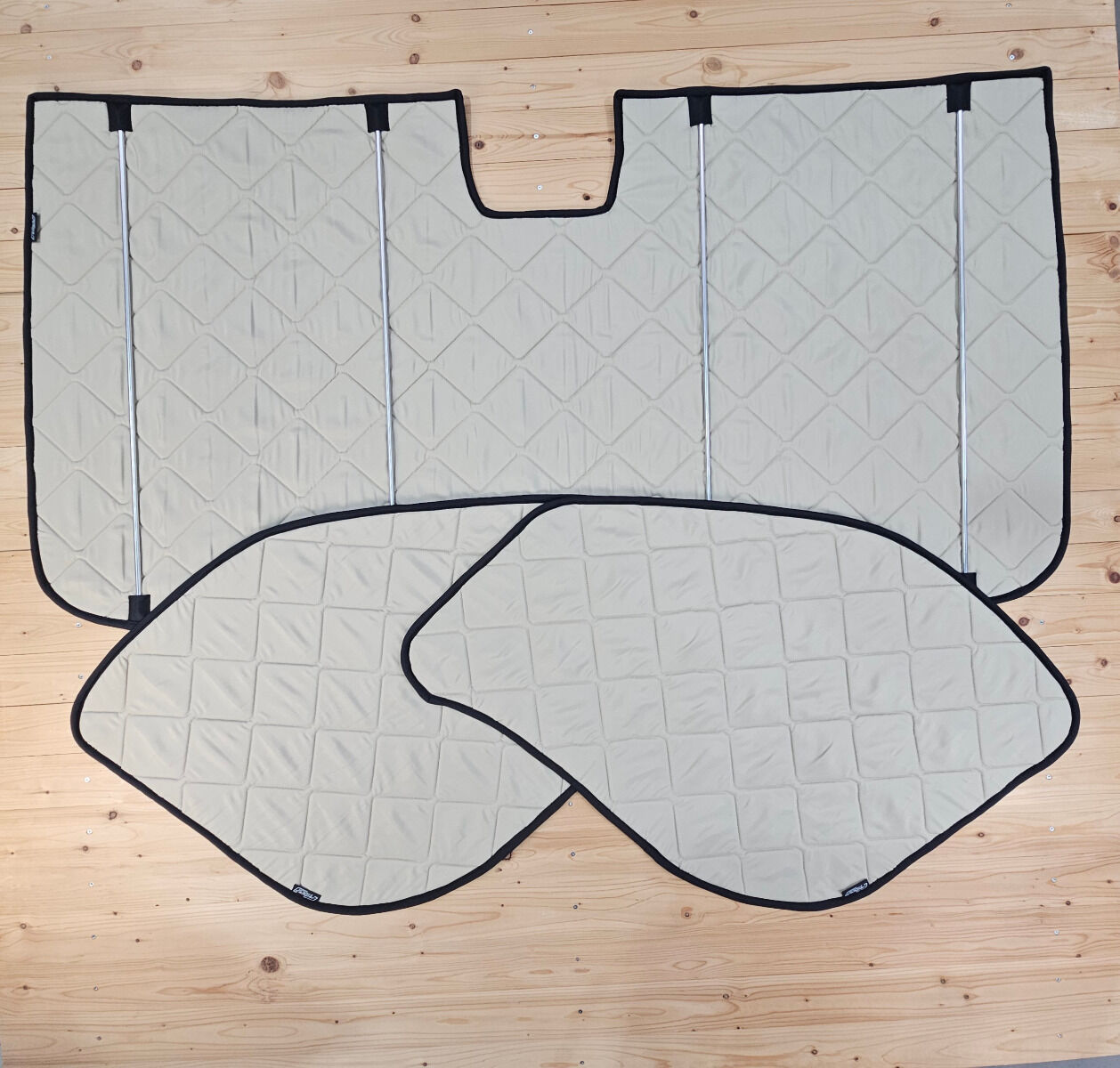 Stock item: Magnet thermal mat VW T3 cockpit set [Sand Beige/ Black]