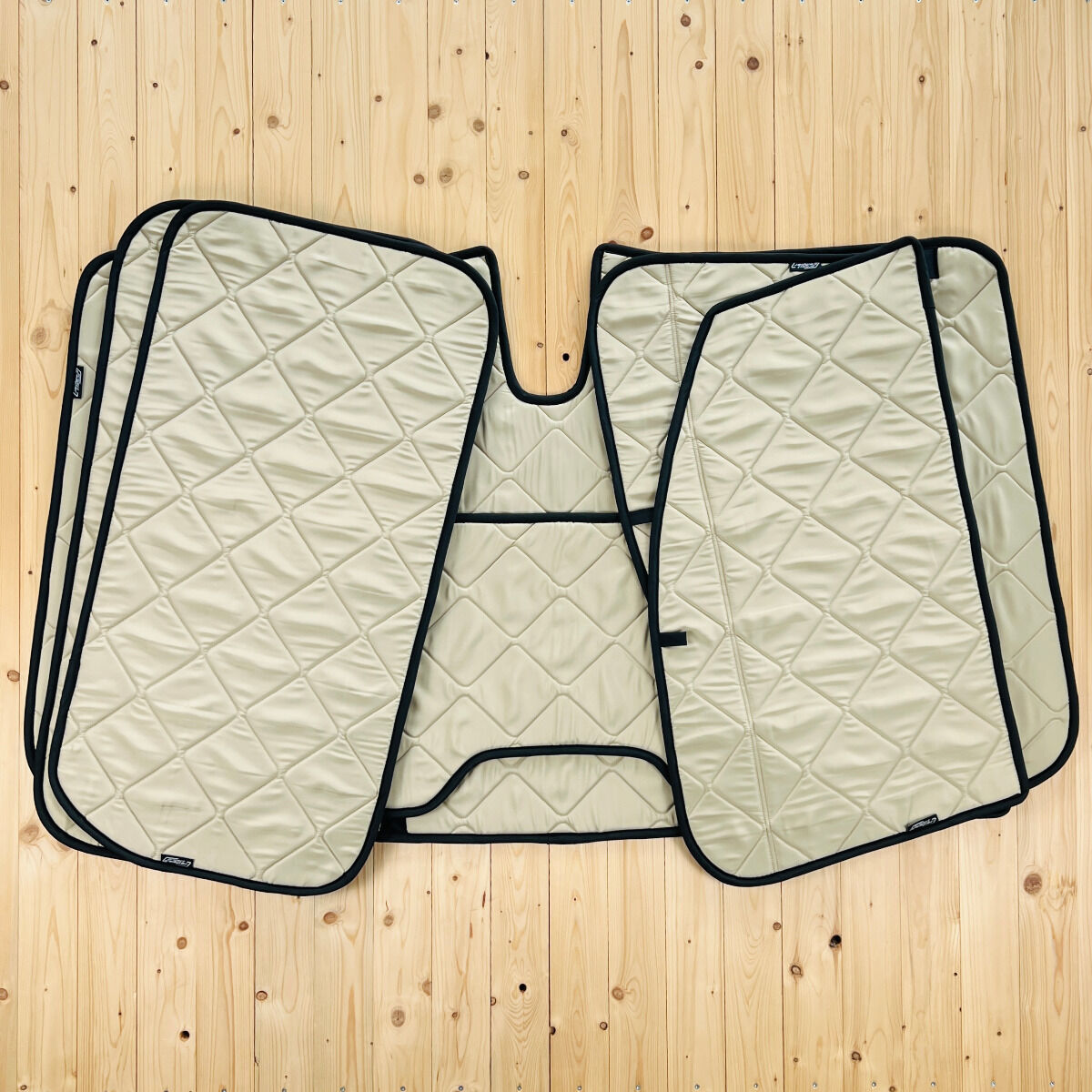 Lagerware: Magnet-Thermomatte Citroen Jumpy u. Spacetourer, Peugeot Expert u. Traveller, Toyota ProAce u. Verso (2016-heute), Komplett-Set [Sand (Beige) / Schwarz]