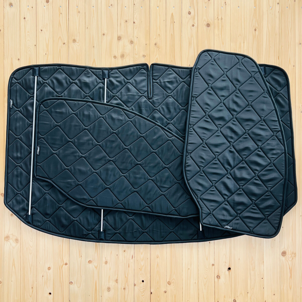 Lagerware: Magnet-Thermomatte Ford Transit, Tourneo Custom 1. Generation  (2014-2023), Cockpit-Set [Black (Schwarz) / Schwarz]