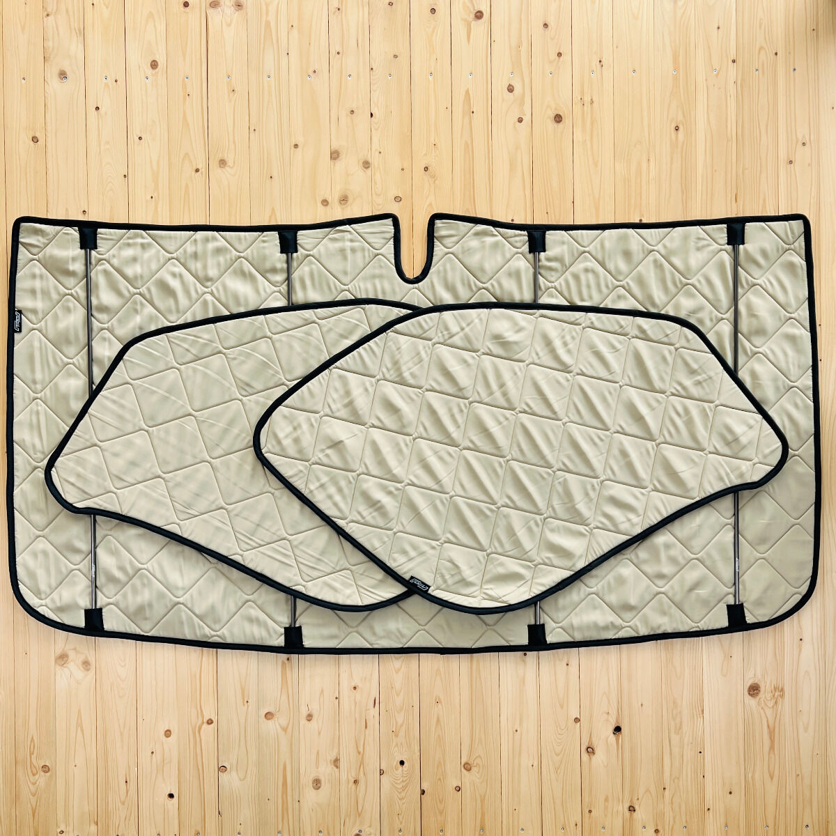 Lagerware: Magnet-Thermomatte Fiat Ducato, Peugeot Boxer, Citroen Jumper  (2006-heute), Opel Movano C (2021-heute) Cockpit-Set [Sand (Beige) / Schwarz]