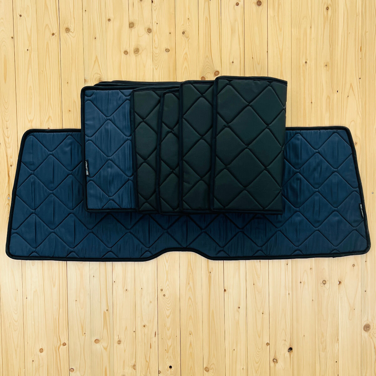 Lagerware: Magnet-Thermomatten VW T6 und T61 Wohnraum-Set [DriveDressy Misty Mountains Blue/ Schwarz]