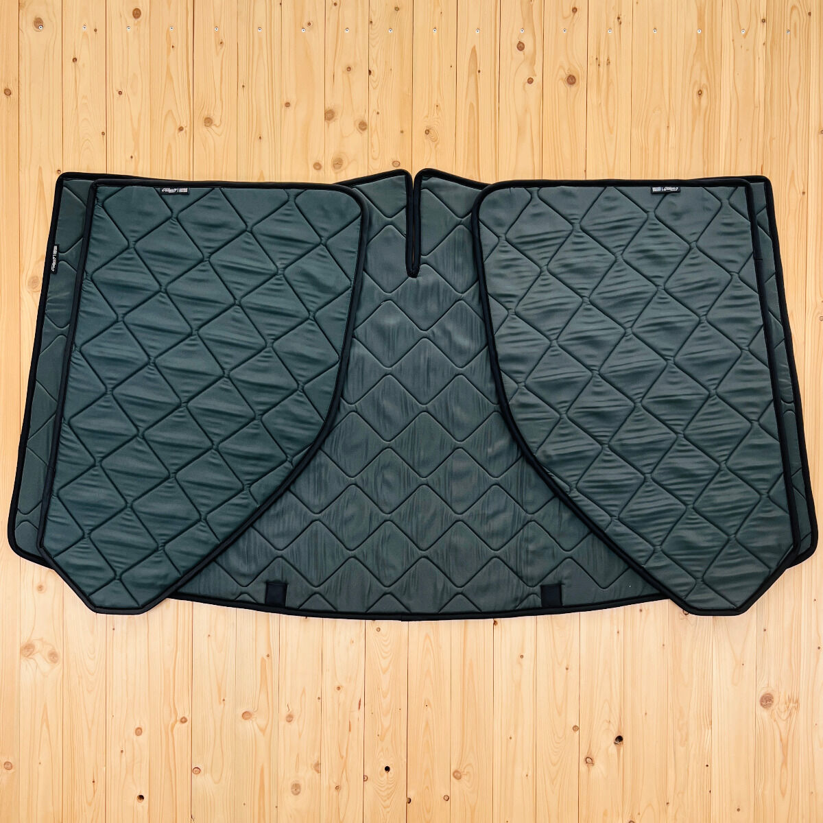 Lagerware: Magnet-Thermomatten VW T5 Cockpit-Set [DriveDressy Magic Forest Green/ Schwarz]
