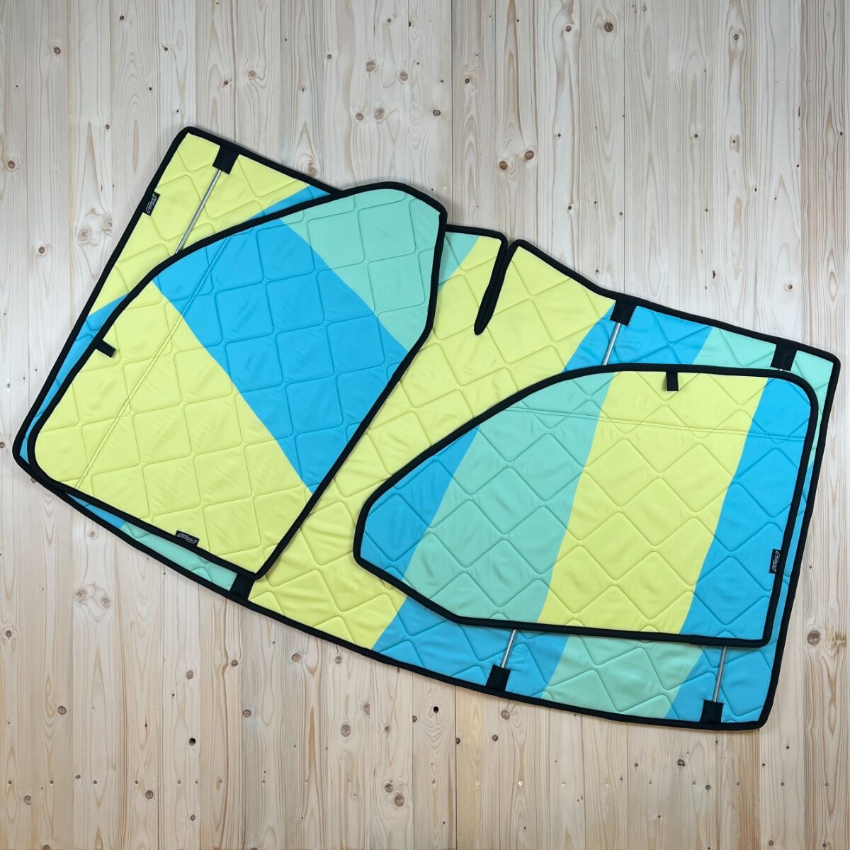 Lagerware: Magnet-Thermomatten VW T6 Cockpit-Set [Sunbeam CANDY / Schwarz]