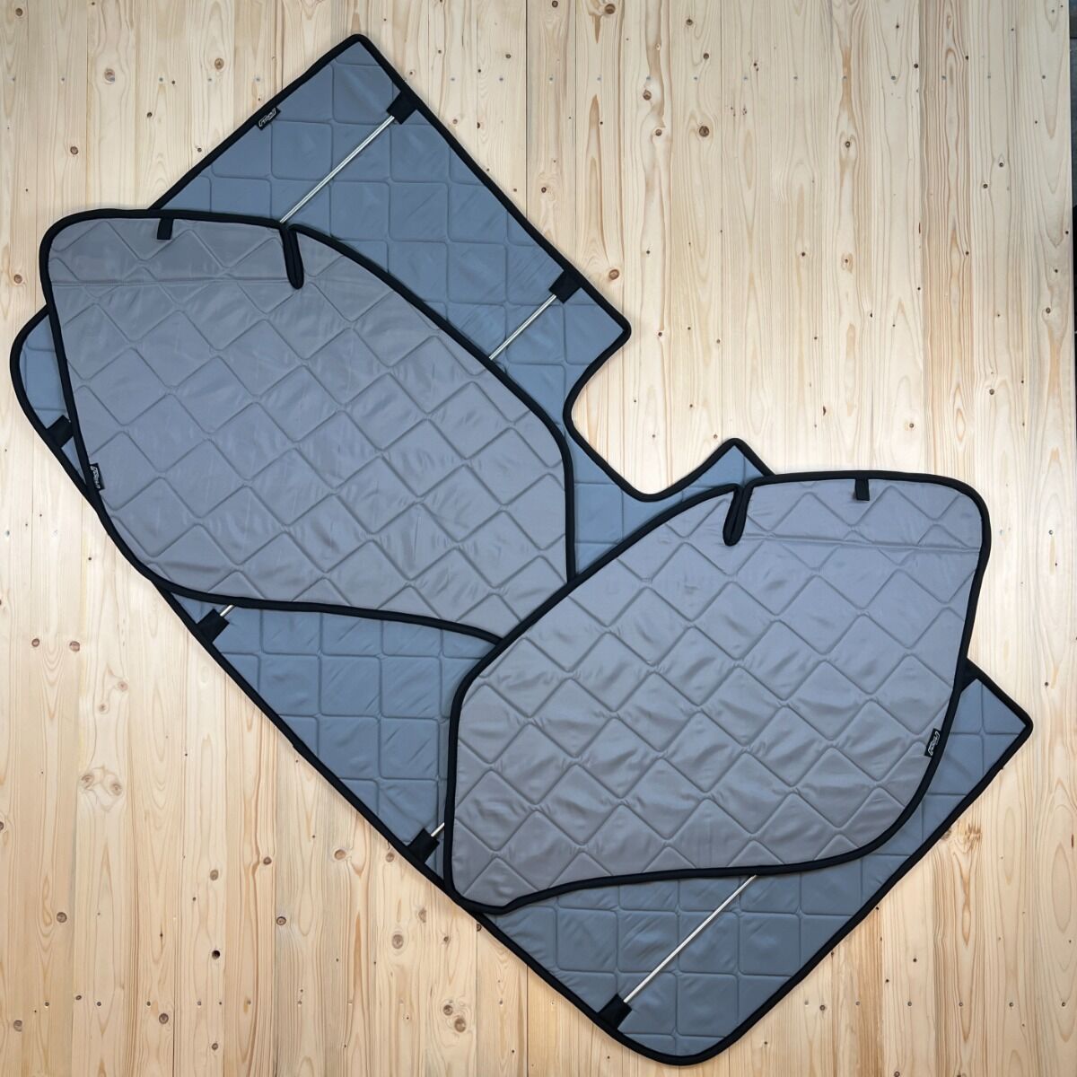 Lagerware: Magnet-Thermomatten Fiat Ducato (baugleich Peugeot Boxer, Citroen Jumper) Cockpit-Set  [Stone (Grau) / Schwarz]