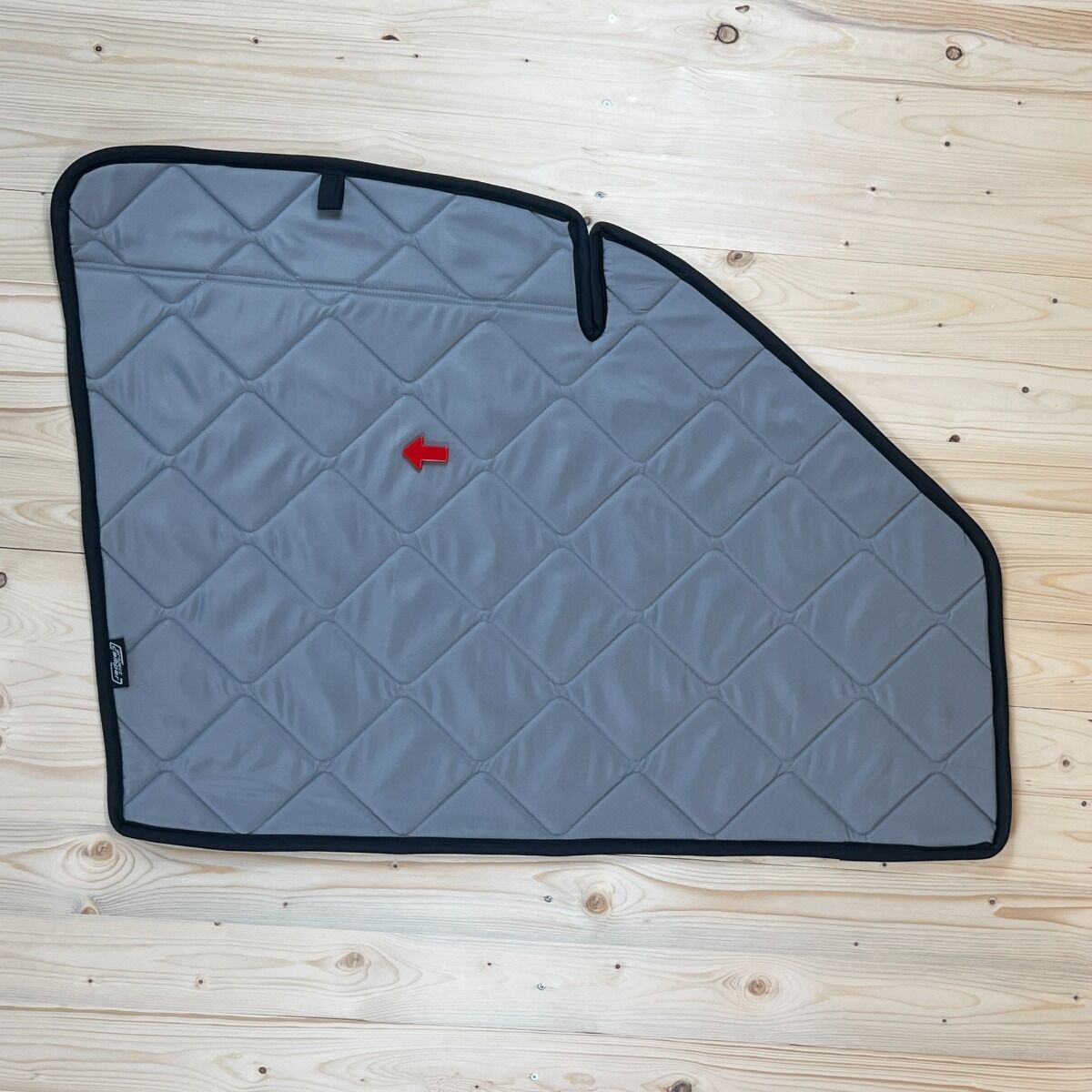 B-Ware: Magnet-Thermomatte VW Crafter 2 Seitenscheibe Cockpit Fahrerseite mit Klappnaht für Lüftungsgitter [Stone (grau)/Schwarz]