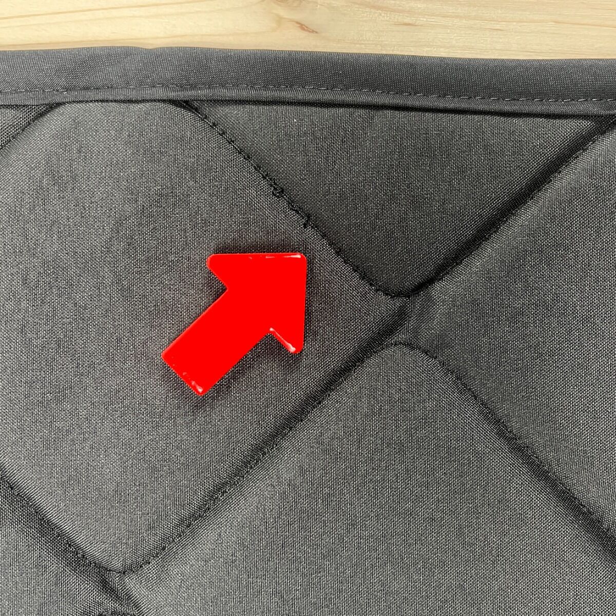 B-Ware: Magnet-Thermomatte Mercedes-Benz Sprinter 3 Seitenscheibe Mitte Beifahrerseite Schiebetür mit Schiebefenster (standard, lang, extralang) verkleidet [Tiki Mask Schwarz/ Schwarz]