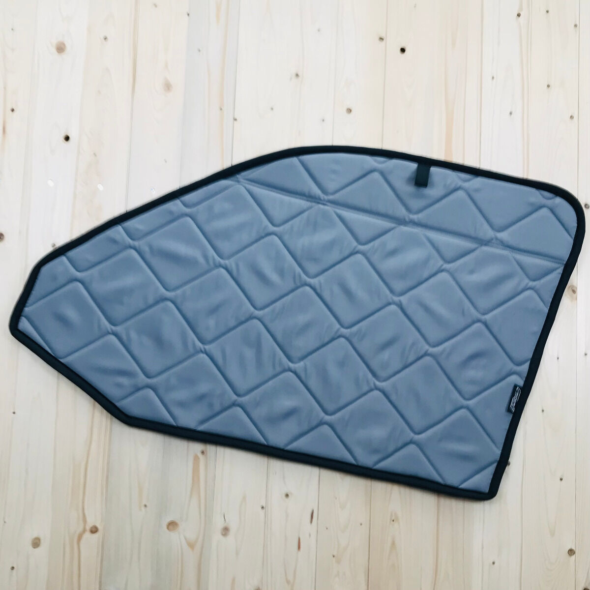 B-Ware: Magnet-Thermomatte VW T6 Seitenscheibe Cockpit Beifahrerseite mit Klappnaht für Lüftungsgitter [Stone (Grau)/ Schwarz]