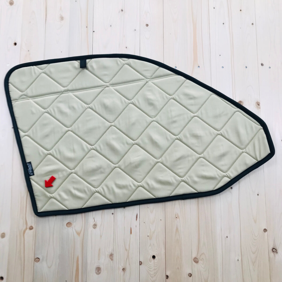 B-Ware: Magnet-Thermomatte VW T6 Seitenscheibe Cockpit Fahrerseite mit Klappnaht für Lüftungsgitter [Sand (Beige)/ Schwarz]