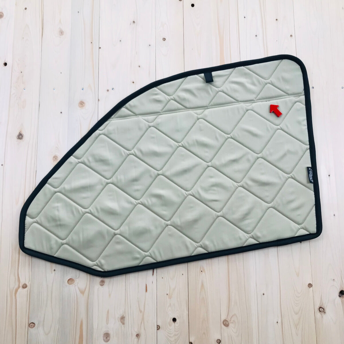 B-Ware: Magnet-Thermomatte VW T6 Seitenscheibe Cockpit Beifahrerseite mit Klappnaht für Lüftungsgitter [Sand (Beige)/ Schwarz]