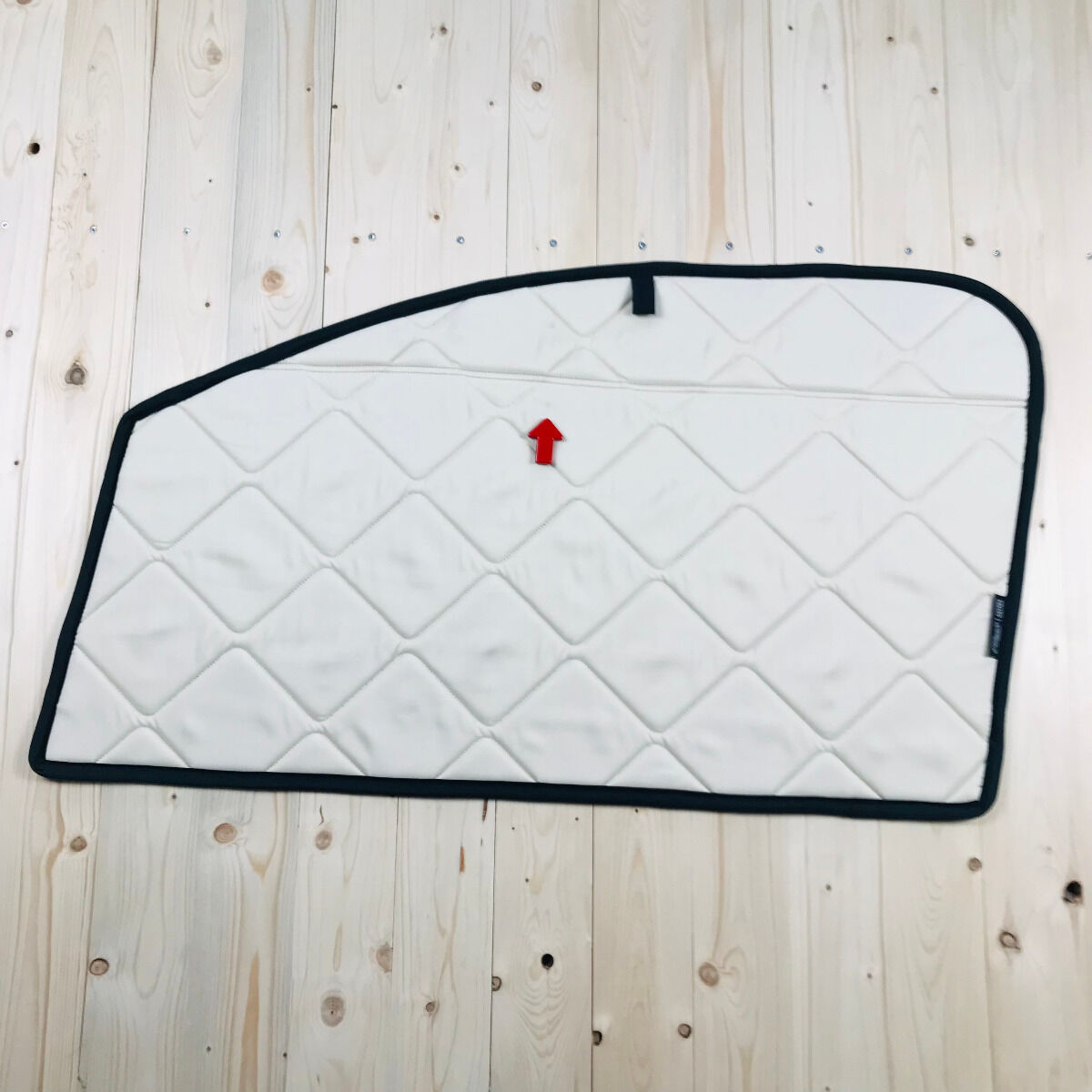 B-Ware: Magnet-Thermomatte Citroen Jumpy, Spacetourer (baugleich: Opel, Peugeot, Pössl, Toyota) Seitenscheibe Cockpit Beifahrerseite mit Klappnaht für Lüftungsgitter [Drive Dressy Vintage Leaves Beige/ Schwarz]