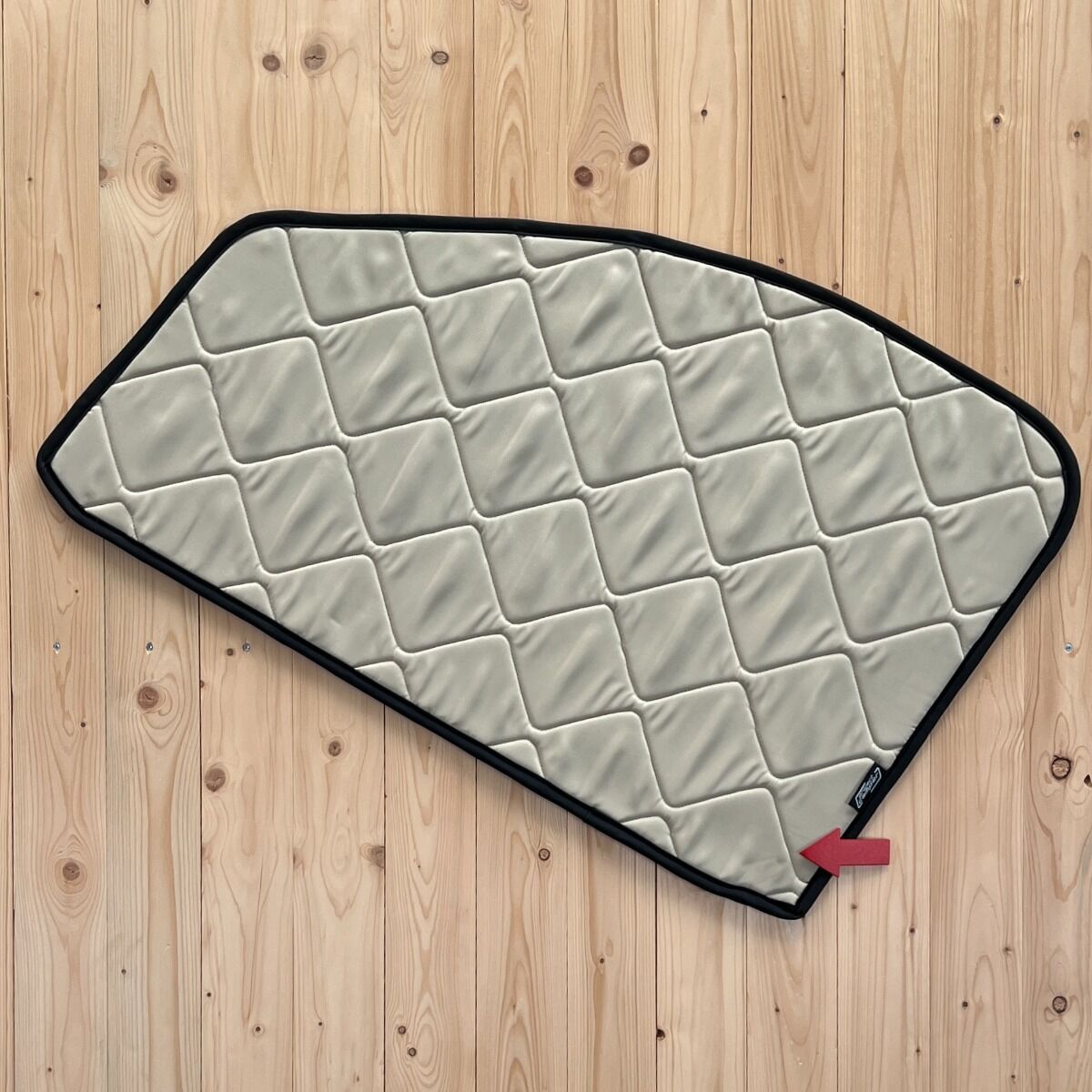 B-Ware: Magnet-Thermomatte Mercedes V-Klasse Seitenscheibe Cockpit Beifahrerseite (inkl. kleiner Dreiecksscheibe) [Sand (Beige) / Schwarz]