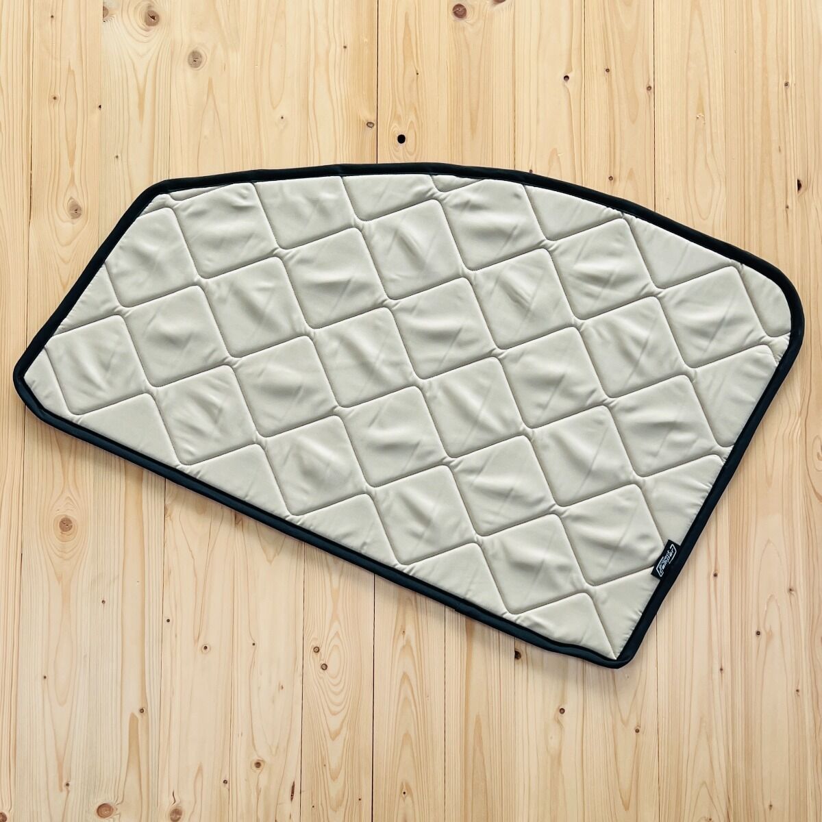 B-Ware: Magnet-Thermomatte Mercedes V-Klasse Seitenscheibe Cockpit Beifahrerseite (inkl. kleiner Dreiecksscheibe) [Sand (Beige) / Schwarz]