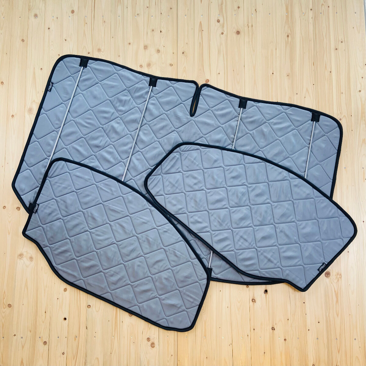 Lagerware: Magnet-Thermomatten Ford Transit und Tourneo Custom, Nugget, Nugget Plus, Cockpit-Set  [Grau (Stone)/ Schwarz]