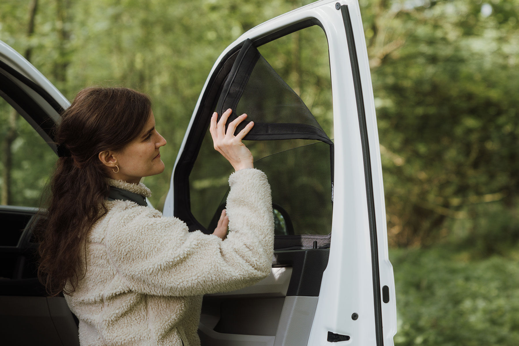 Magnet-Moskitonetz für VW T5 Multivan, Caravelle, California, Transporter als Insektenschutz und Frischlüfter