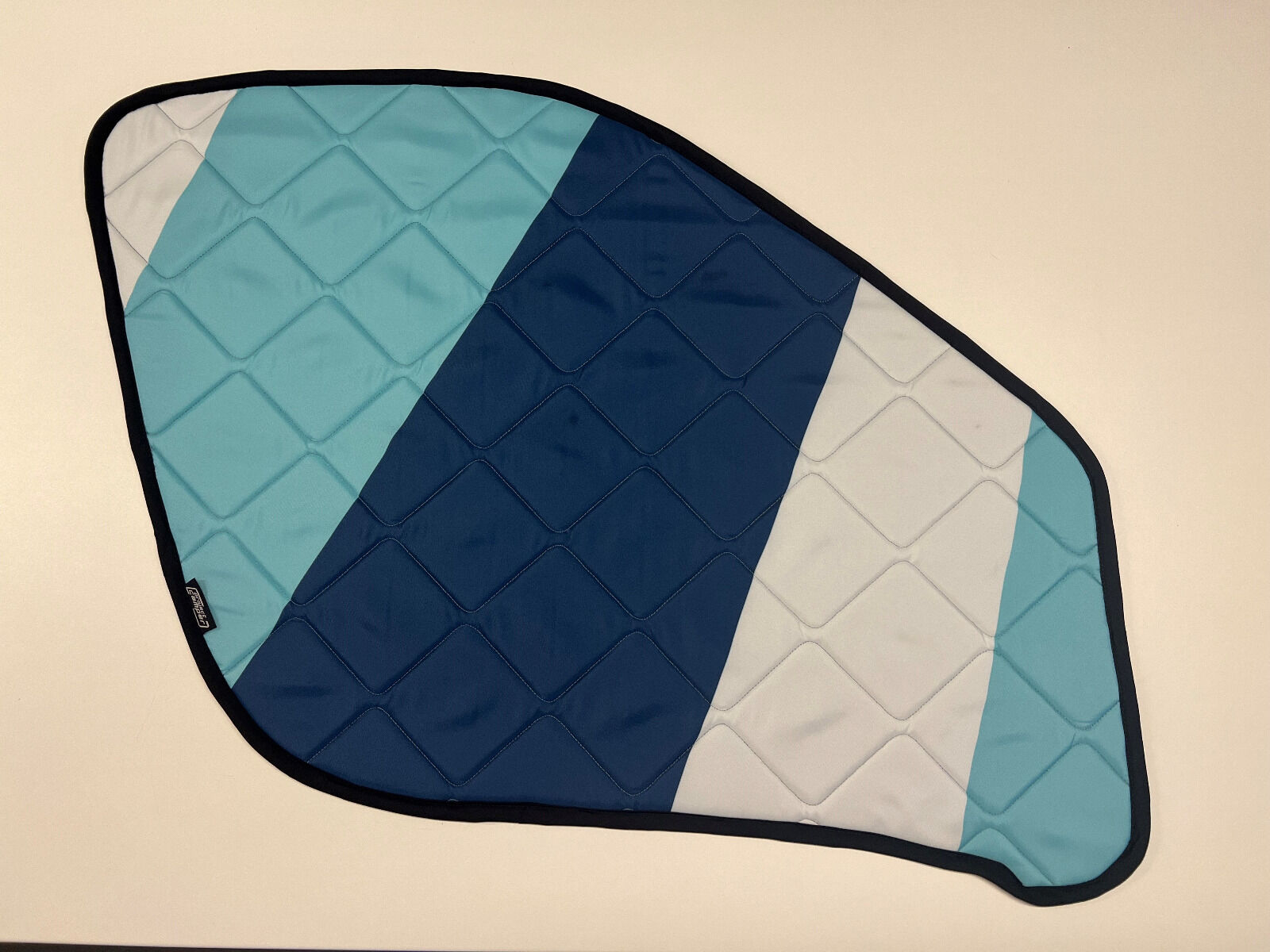 B-Ware: Magnet-Thermomatte Fiat Ducato, Peugeot Boxer u. Citroen Jumper Seitenscheibe Cockpit Fahrerseite [Sunbeam ocean)/Schwarz]