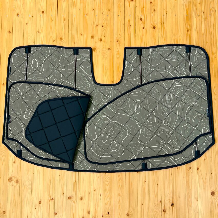 Lagerware: Magnet-Thermomatte Ford Transit und Tourneo Custom (2012-2023) Cockpit-Set [DriveDressy Wild lines Olive/ Schwarz]