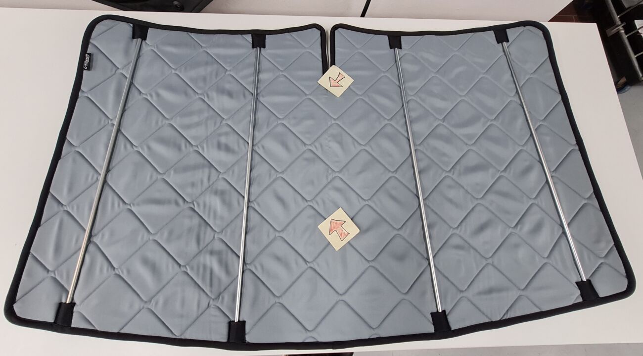 B-Ware: Magnet-Thermomatte VW Caddy Windschutzscheibe mit Innenraum-Rückspiegel [Stone(grau)/Schwarz]