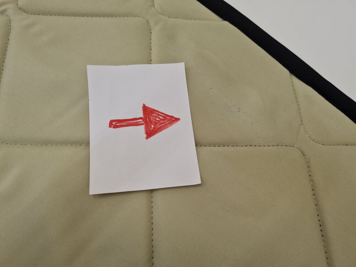B-Ware: Magnet-Thermomatte Mercedes V-Klasse, Vito Seitenscheibe Cockpit Beifahrerseite (inkl. kleiner Dreiecksscheibe) [Sand (beige)/Schwarz]