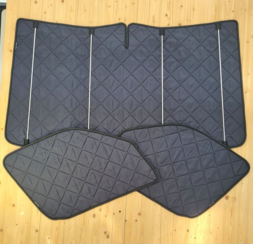 Lagerware: Magnet-Thermomatte VW Crafter und Mercedes Sprinter Cockpitset [DriveDressy Misty Mountains / Schwarz]