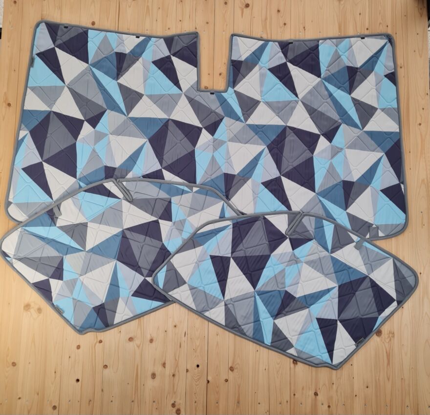 Lagerware: Magnet-Thermomatten Mercedes Sprinter 3 Cockpitset [Polygon ice  / Lichtgrau]