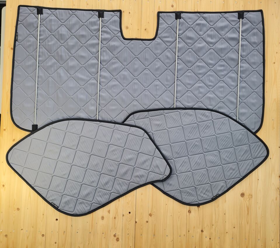 Lagerware: Magnet-Thermomatte Fiat Ducato, Peugeot Boxer u. Citroen Jumper Cockpit-Set und Heckscheibe [DriveDressy grey / Schwarz]