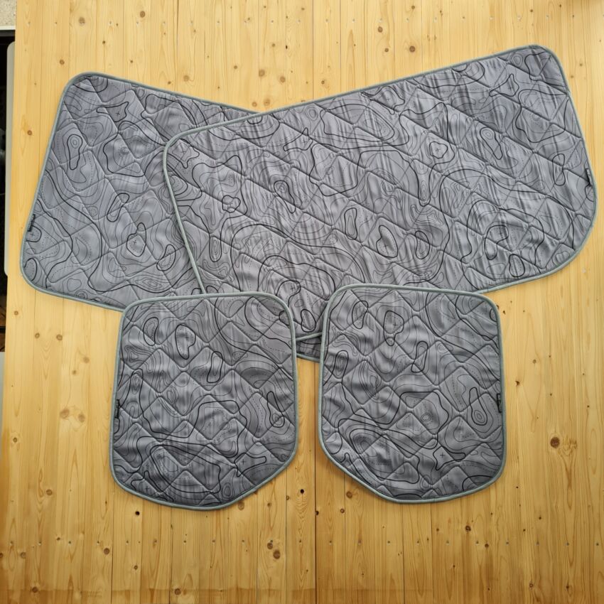 Lagerware: Magnet-Thermomatten Mercedes Sprinter 3 (fast) Komplettset hintere Seitenscheiben fehlen [DriveDressy Wild Lines Grey /Lichtgrau]