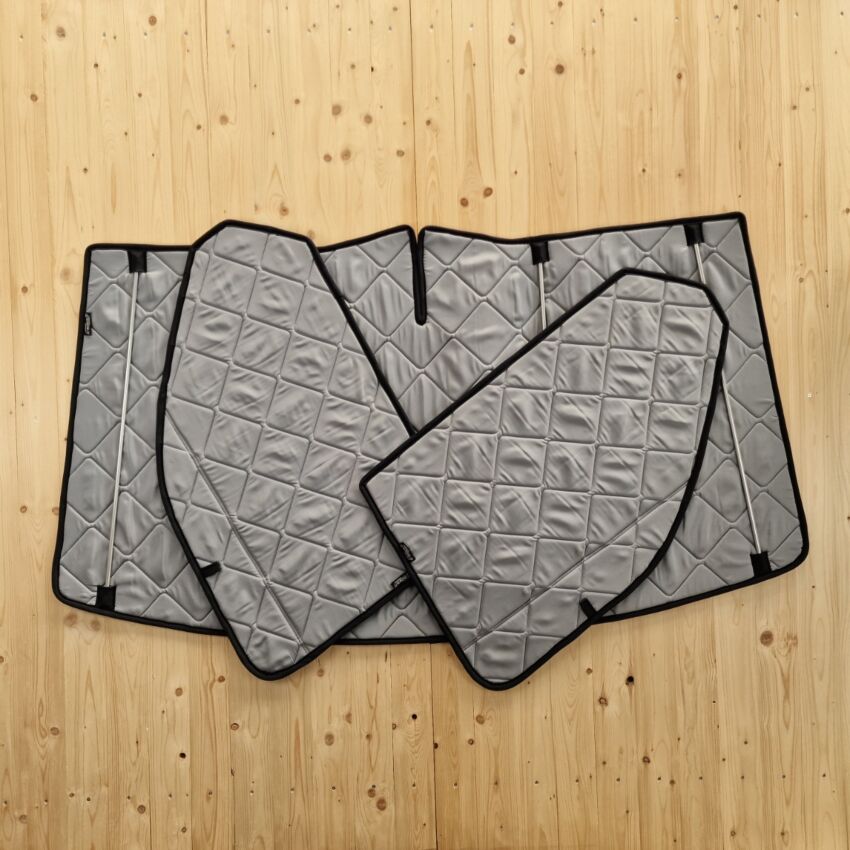 Lagerware: Magnet-Thermomatten VW T5 Cockpit-Set mit Klappnähten für Lüftungsgitter [Grau (Stone)/ Schwarz]