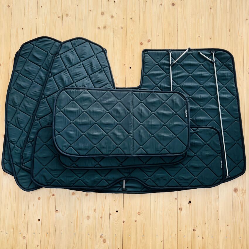 Lagerware: Magnet-Thermomatten Ford Transit, Tourneo Custom V710 (2023-heute) Komplett-Set [DriveDressy Magic Forest Green / Schwarz]
