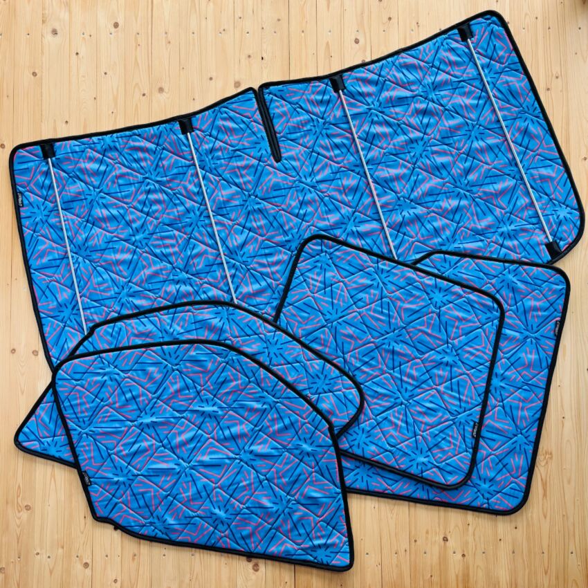 Lagerware: Magnet-Thermomatte Cockpit-Set mit Heckflügeltüren Renault Master, Opel Movano, Nissan NV400 [Funky Reef / Schwarz]