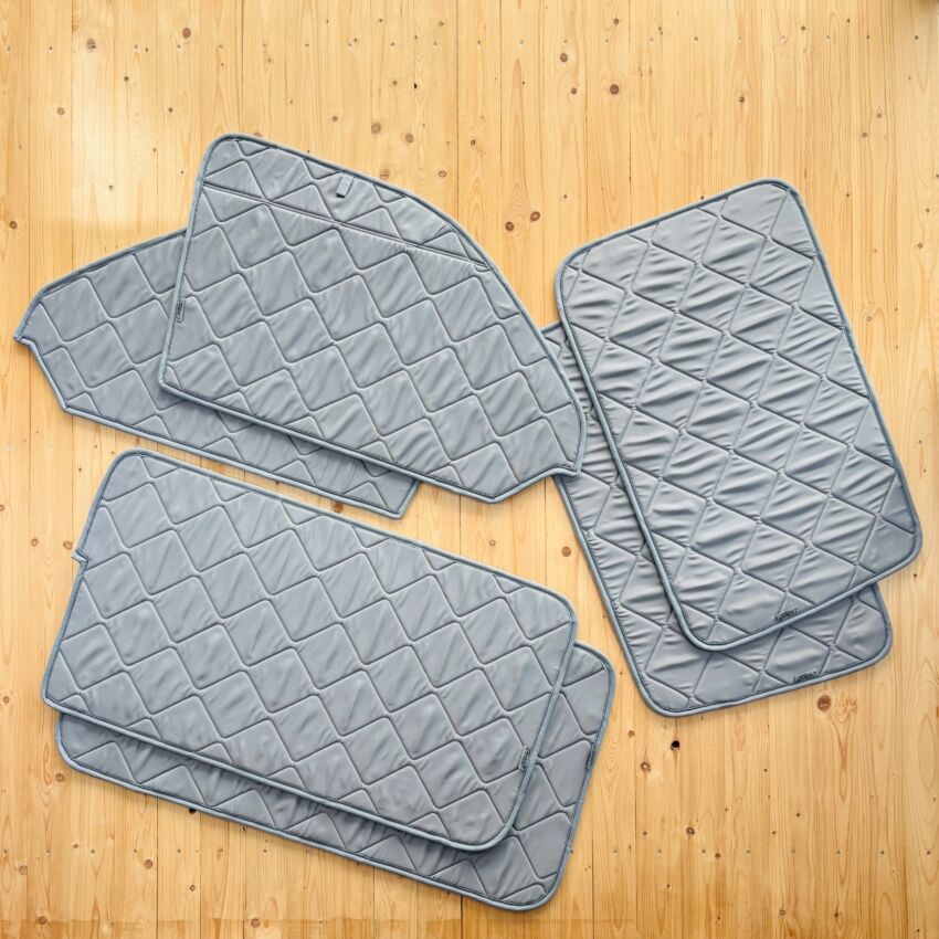 Lagerware: Magnet-Thermomatten VW T6.1 Komplett-Set mit Klappnähten [Stone (Grau) / Lichtgrau]