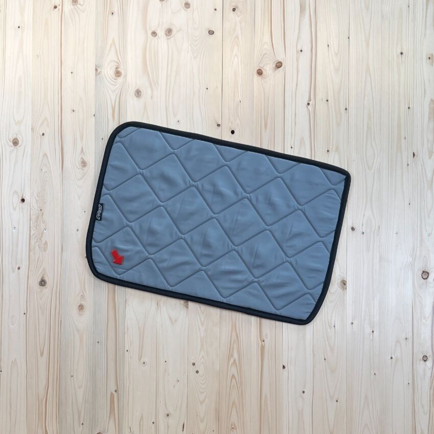 B-Ware: Magnet-Thermomatte Peugeot Rifter, Citroen Berlingo, Opel Combo, Toyota Proace City Seitenscheibe Mitte Fahrerseite Schiebetür verkleidet [Stone (grau)/Schwarz]