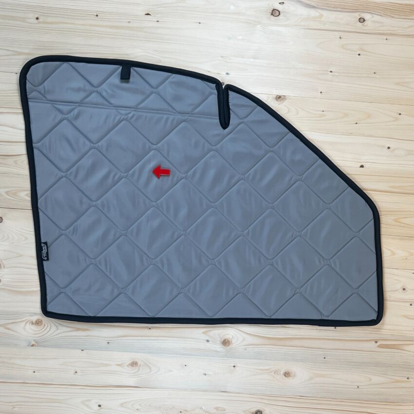 B-Ware: Magnet-Thermomatte VW Crafter 2 Seitenscheibe Cockpit Fahrerseite mit Klappnaht für Lüftungsgitter [Stone (grau)/Schwarz]