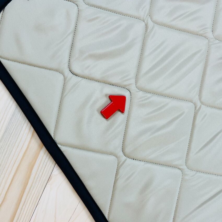 B-Ware: Magnet-Thermomatte VW Caddy 5 Seitenscheibe Cockpit Fahrerseite mit Klappnaht für Lüftungsgitter (inkl. kleiner Dreiecksscheibe) [Sand (beige)/ schwarz]