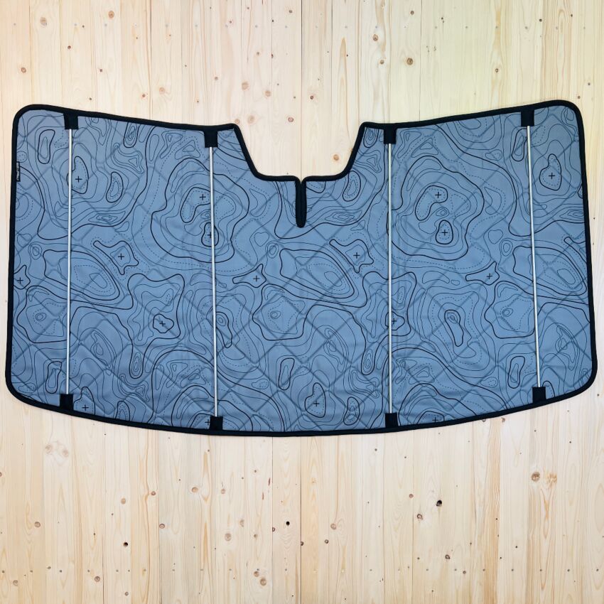 B-Ware: Magnet-Thermomatte VW Crafter 2 Windschutzscheibe mit Innenraum-Rückspiegel mit Gehäuse (Grand California) [DriveDressy Wild Lines Grey/ Schwarz]