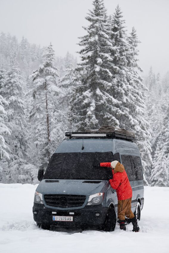 Magnet-AUSSENISOLIERUNG Mercedes Sprinter 906 und VW Crafter 1 Windschutzscheibe (2006-2018) für Solar