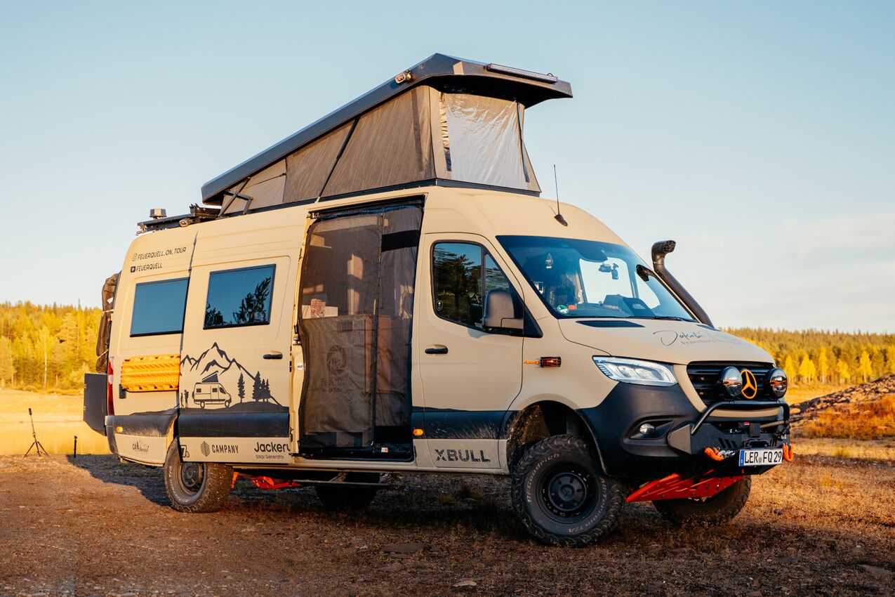 Gesamtansicht Mercedes Sprinter 907/910 von Feuerquell mit montiertem Magnet-Moskitonetz