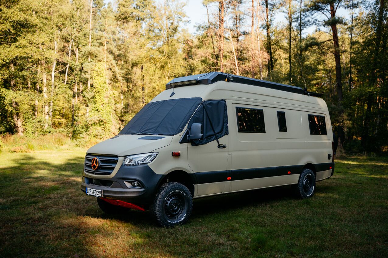Mercedes Sprinter 907 Außenisolierung mit magnetischer Befestigung für die schnelle und unkomplizierte Montage.