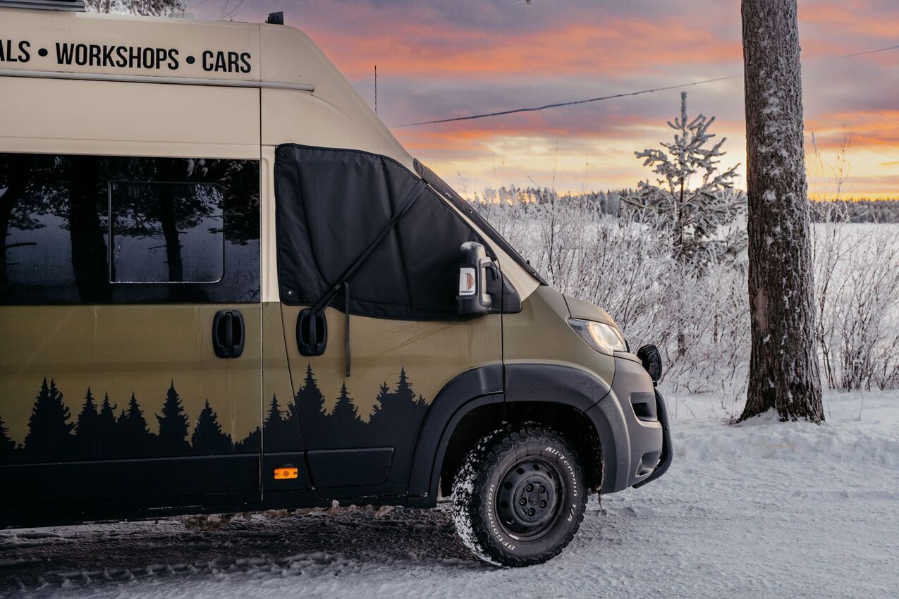 Project Camper Magnet-AUSSENISOLIERUNG Fiat Ducato, Peugeot Boxer, Opel Movano und Citroen Jumper mit Gurtband befestigt